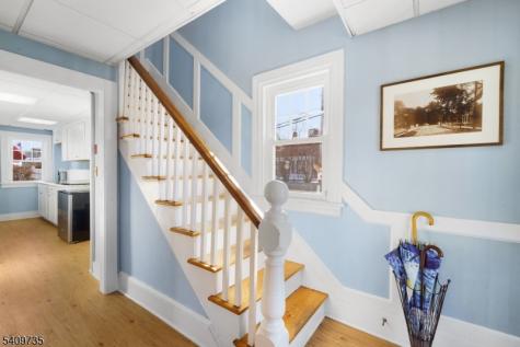 35 Leigh Street Clinton NJ 08809
