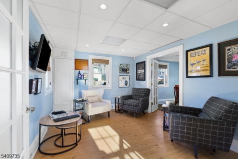 35 Leigh Street Clinton NJ 08809