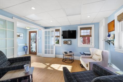 35 Leigh Street Clinton NJ 08809