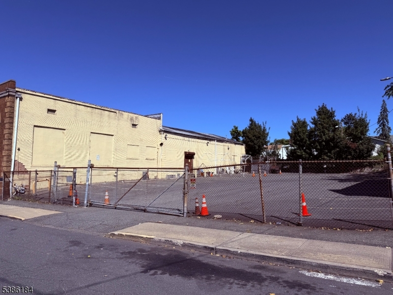 154 Eastern Parkway Irvington NJ 07111