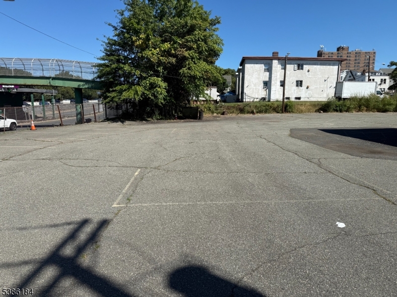 154 Eastern Parkway Irvington NJ 07111