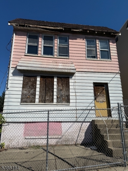 154 Eastern Parkway Irvington NJ 07111