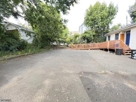 697 Kearny Avenue Kearny NJ 07032