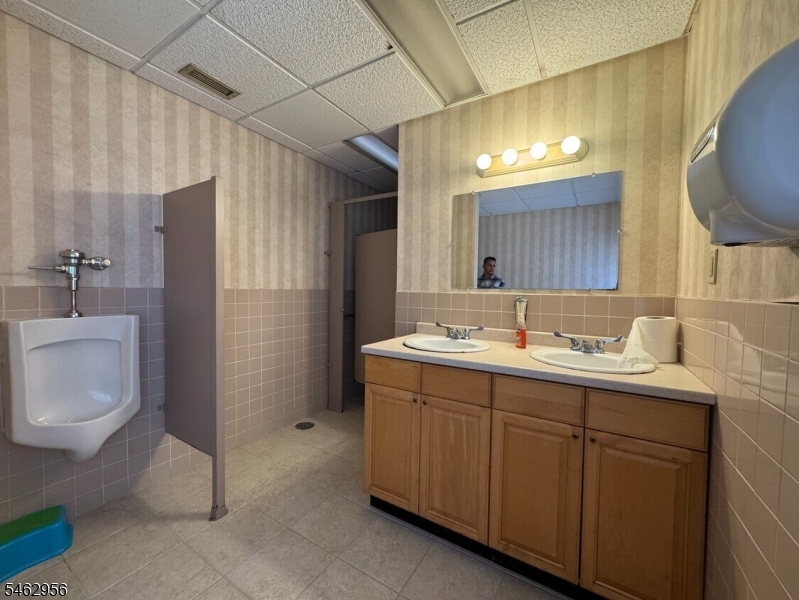 860 Lower Ferry Road Ewing NJ 08628