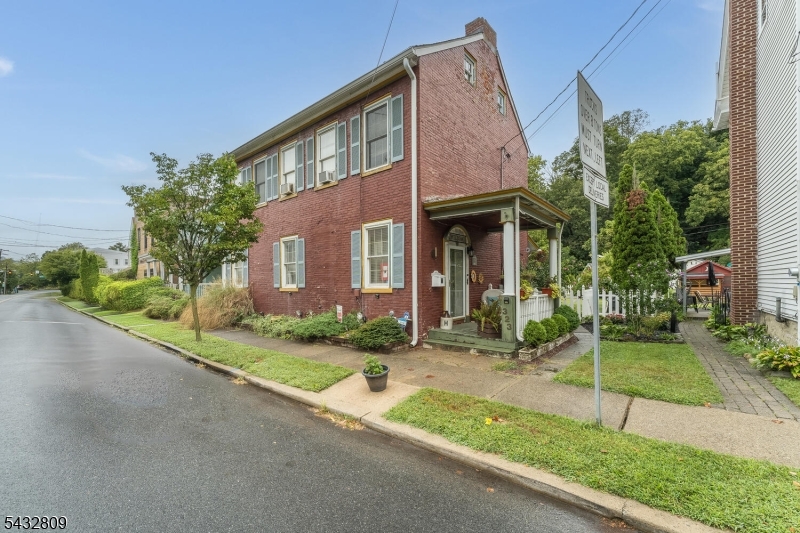 323 Water Street Belvidere NJ 07823