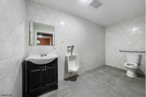 476 Bloy Street Hillside NJ 07205