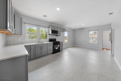 476 Bloy Street Hillside NJ 07205