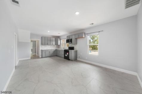 476 Bloy Street Hillside NJ 07205