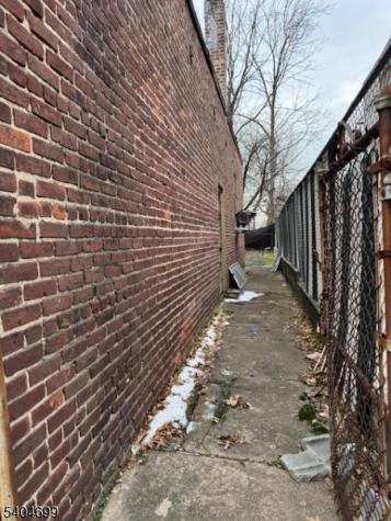 68 Dodd Street East Orange NJ 07017