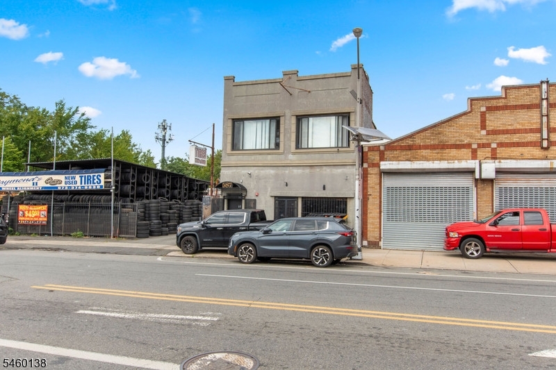 587 S Orange Avenue Newark NJ 07106