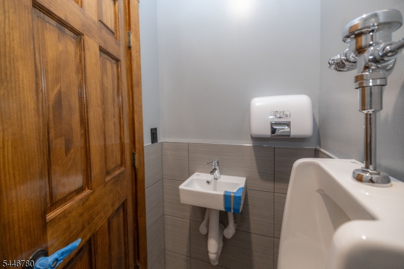 1452 Lower Road Elizabeth NJ 07208