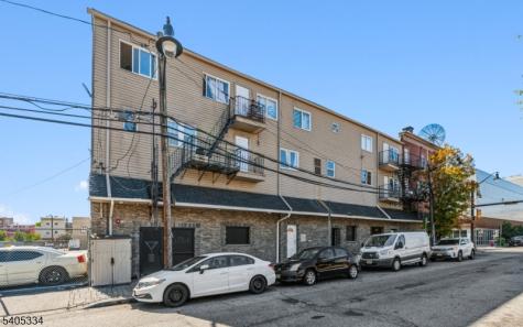 218 Mulberry Street Newark NJ 07102