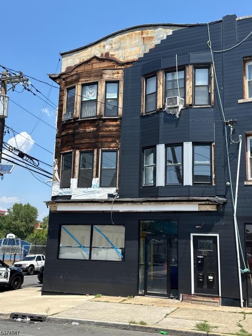 221 Sussex Avenue Newark NJ 07103