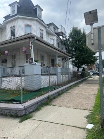 54 17TH Avenue Paterson NJ 07501