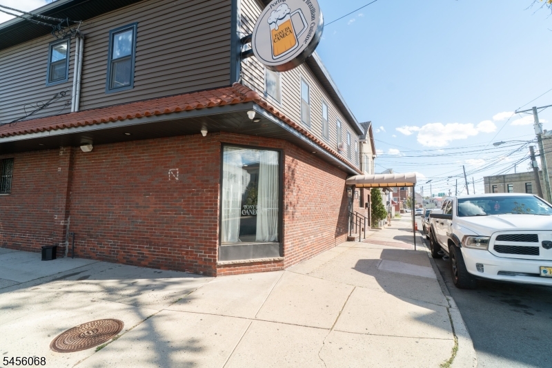 72 Elm Road Newark NJ 07105