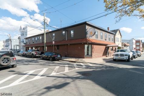 72 Elm Road Newark NJ 07105