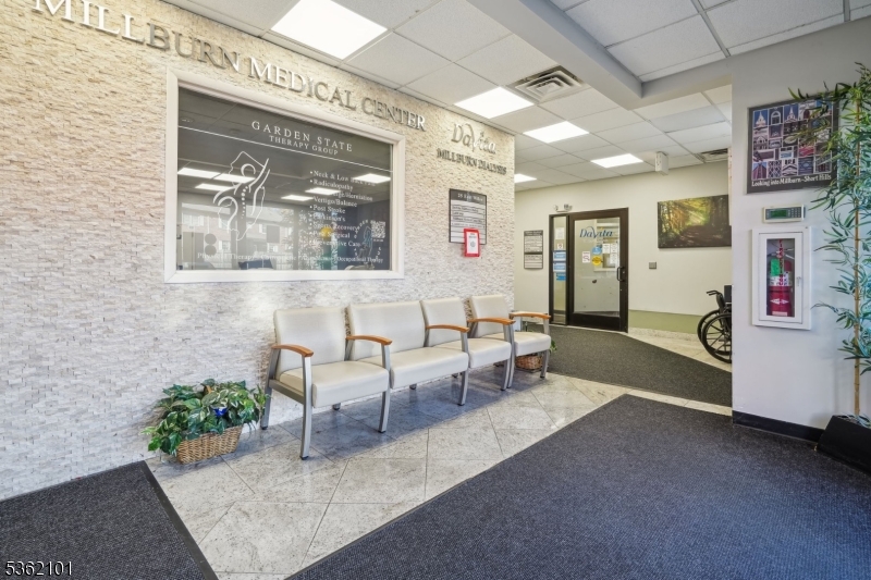 25 E Willow St, Unit A Millburn NJ 07041