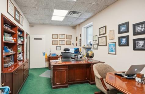25 E Willow St, Unit A Millburn NJ 07041