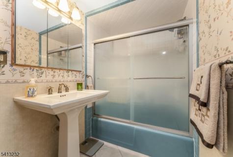 5 Larison Lane East Amwell NJ 08551