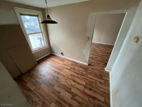 77 Maple Avenue Wallington NJ 07057