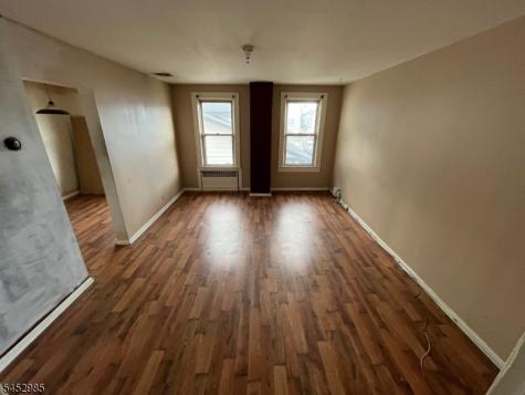 77 Maple Avenue Wallington NJ 07057
