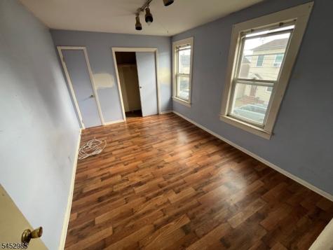 77 Maple Avenue Wallington NJ 07057