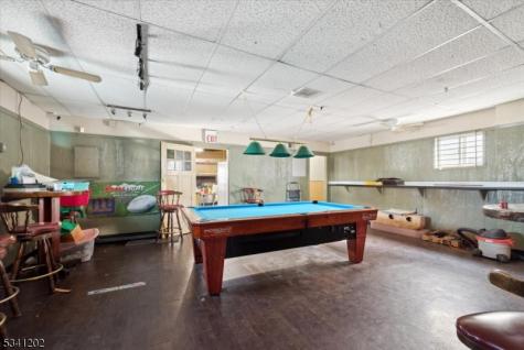77 Maple Avenue Wallington NJ 07057