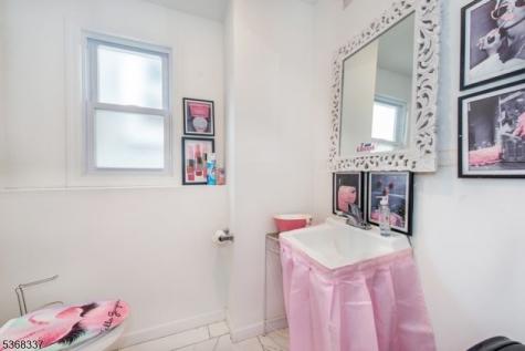 47 Washington Avenue Nutley NJ 07110
