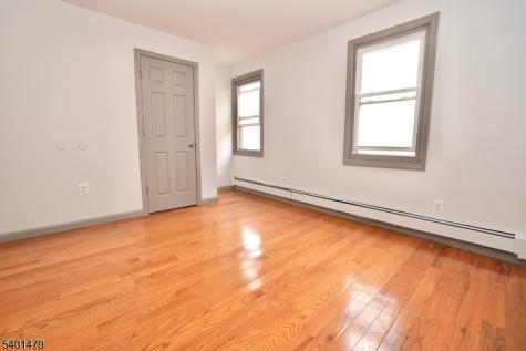 47 Fleming Avenue Newark NJ 07105