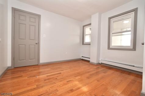 47 Fleming Avenue Newark NJ 07105