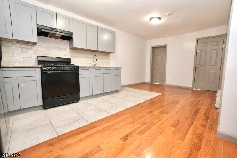 47 Fleming Avenue Newark NJ 07105