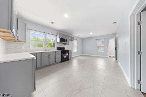 476 Bloy Street Hillside NJ 07205
