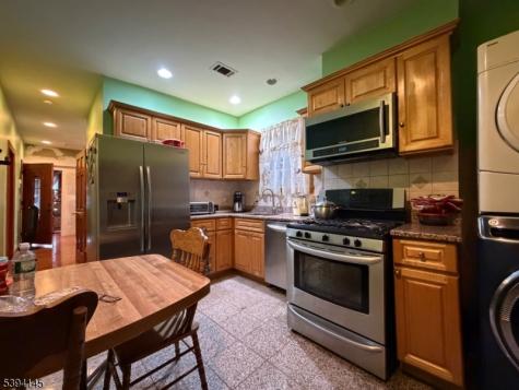 97 4TH Avenue East Orange NJ 07017