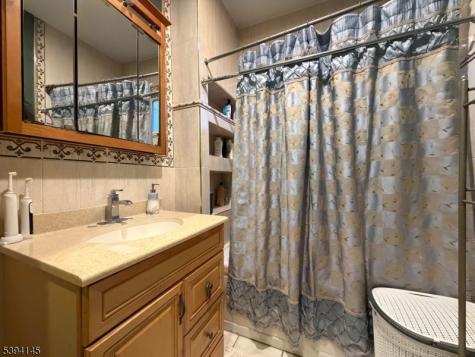 97 4TH Avenue East Orange NJ 07017