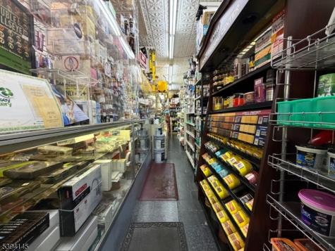 97 4TH Avenue East Orange NJ 07017