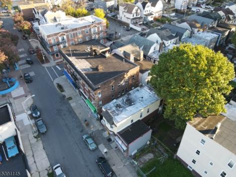 97 4TH Avenue East Orange NJ 07017