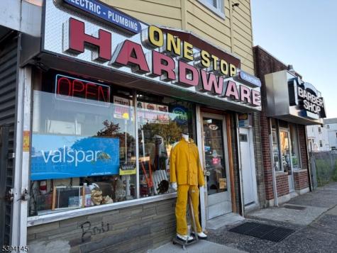 97 4TH Avenue East Orange NJ 07017