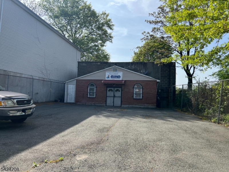 52 Gray Street Newark NJ 07107