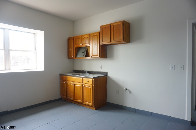699 Frelinghuysen Avenue Newark NJ 07114