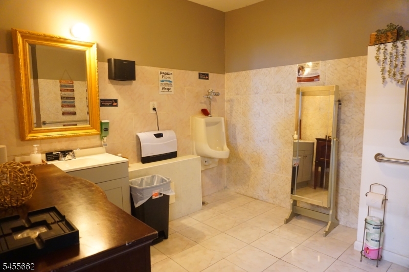 699 Frelinghuysen Avenue Newark NJ 07114