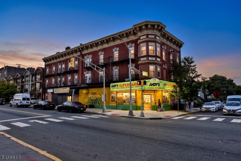 188 Carteret Avenue Jersey City NJ 07305