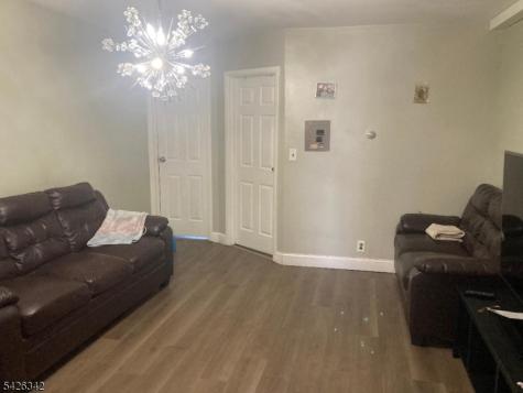 131 Delancy Street Newark NJ 07105