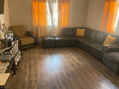 131 Delancy Street Newark NJ 07105