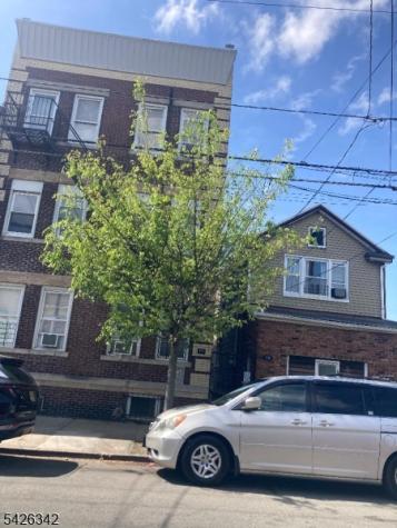 131 Delancy Street Newark NJ 07105