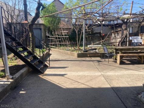 131 Delancy Street Newark NJ 07105