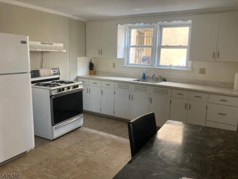 131 Delancy Street Newark NJ 07105