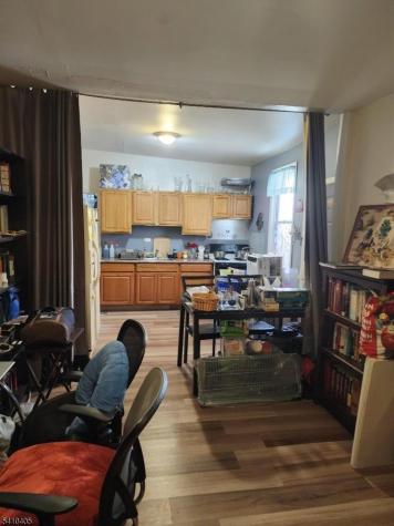 305 Summit Avenue Jersey City NJ 07306