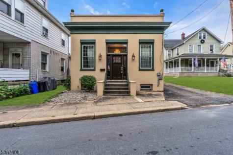 933 Lee Avenue Alpha NJ 08865