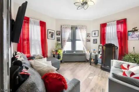 425 3RD Avenue Elizabeth NJ 07206