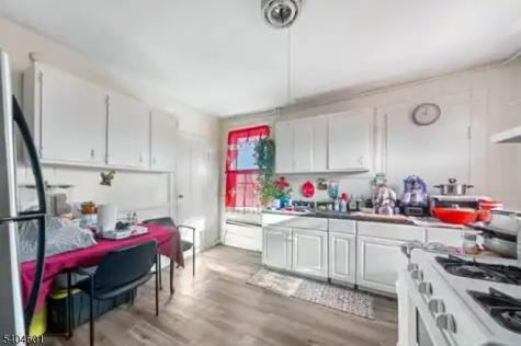425 3RD Avenue Elizabeth NJ 07206